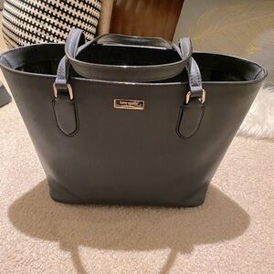 Brand New and Never Worn Kate Spade Handbag.